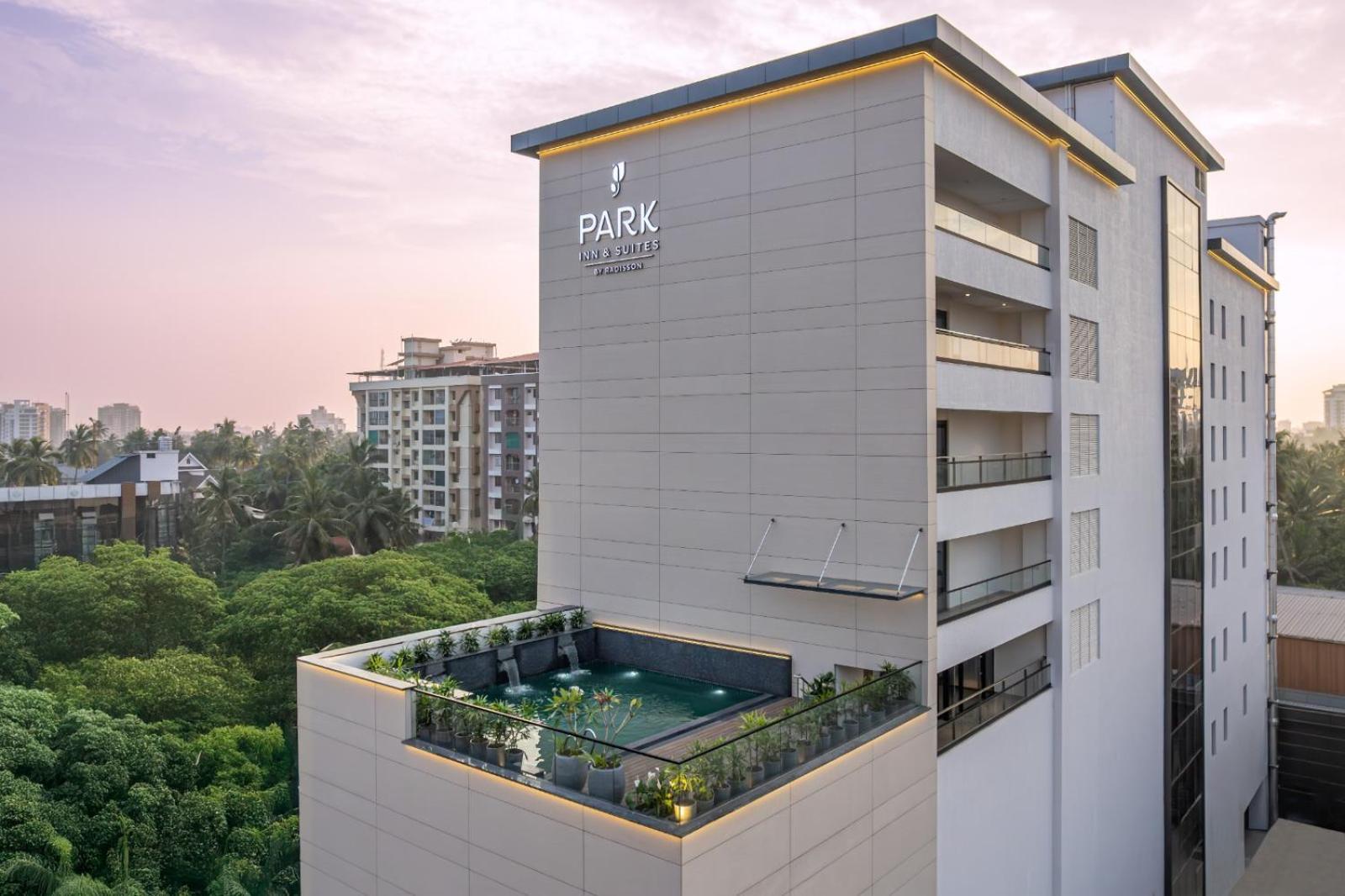 Park Inn & Suites By Radisson Thrissur East Fort ภายนอก รูปภาพ