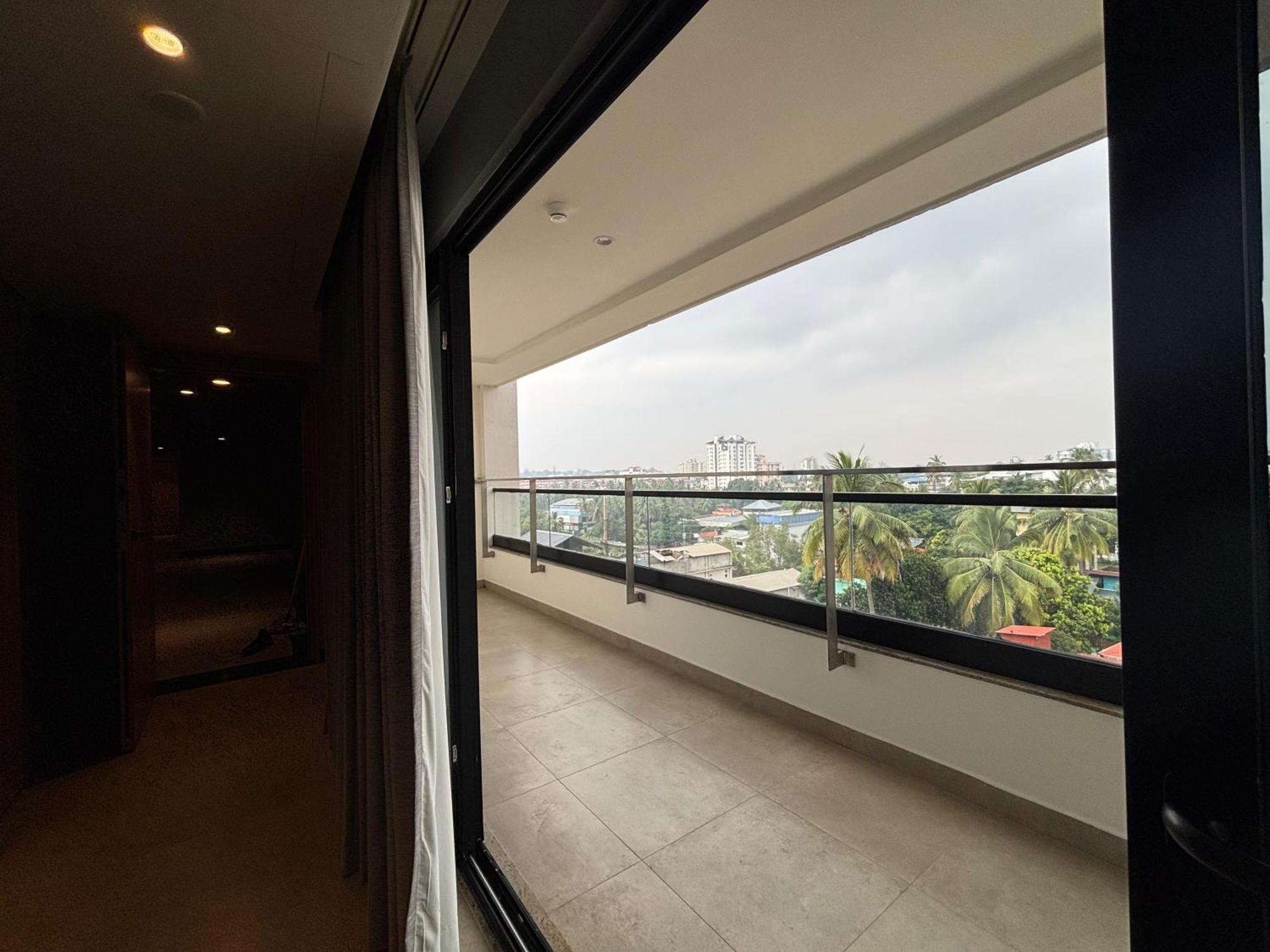 Park Inn & Suites By Radisson Thrissur East Fort ภายนอก รูปภาพ