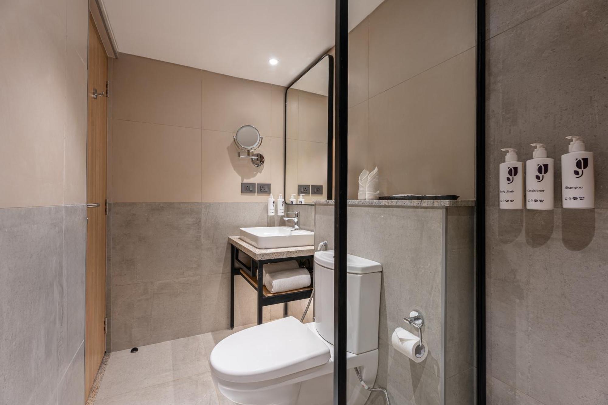 Park Inn & Suites By Radisson Thrissur East Fort ภายนอก รูปภาพ