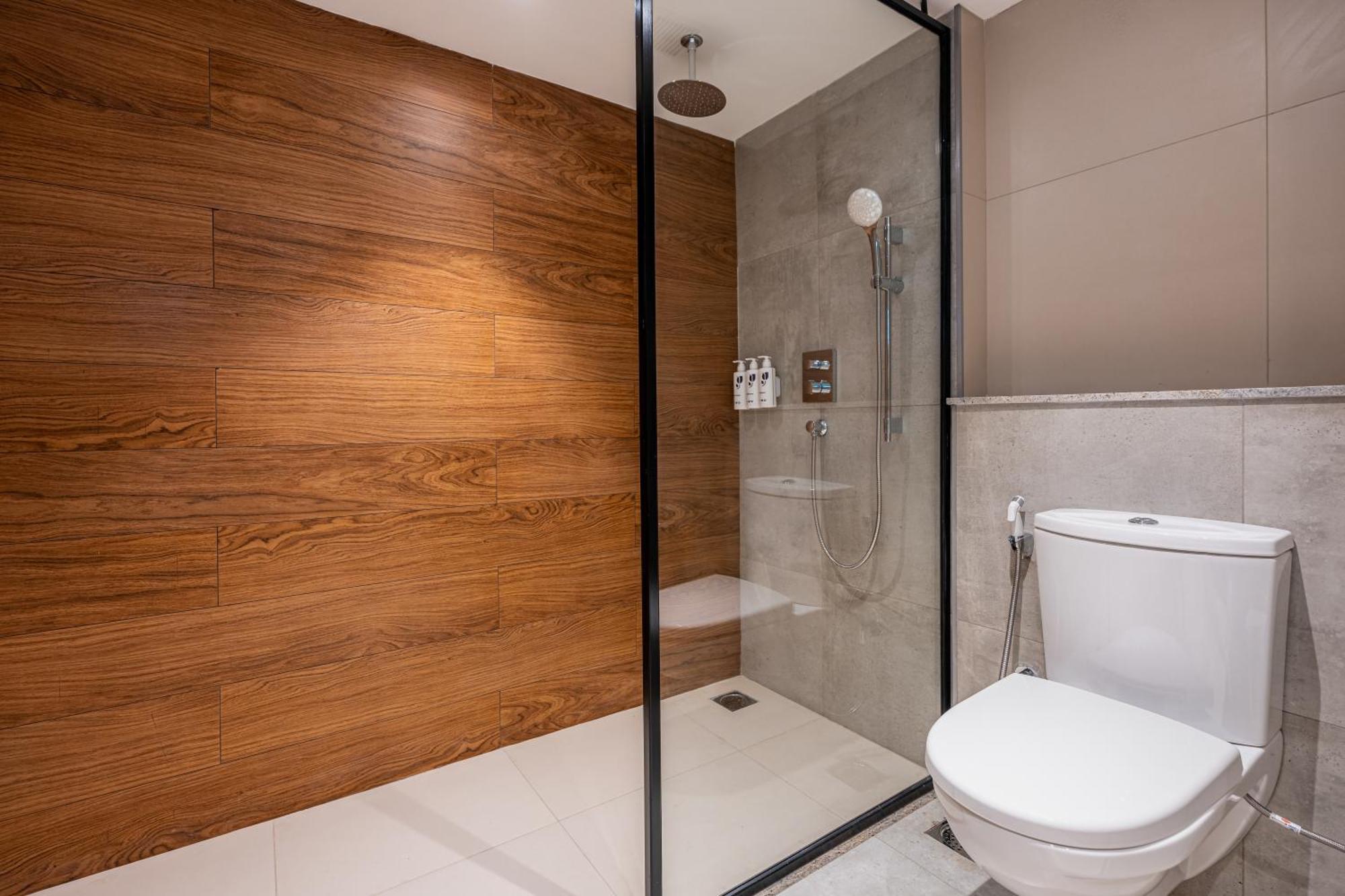 Park Inn & Suites By Radisson Thrissur East Fort ภายนอก รูปภาพ