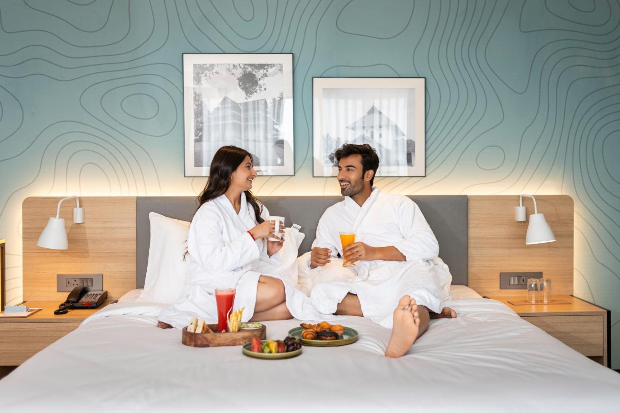 Park Inn & Suites By Radisson Thrissur East Fort ภายนอก รูปภาพ